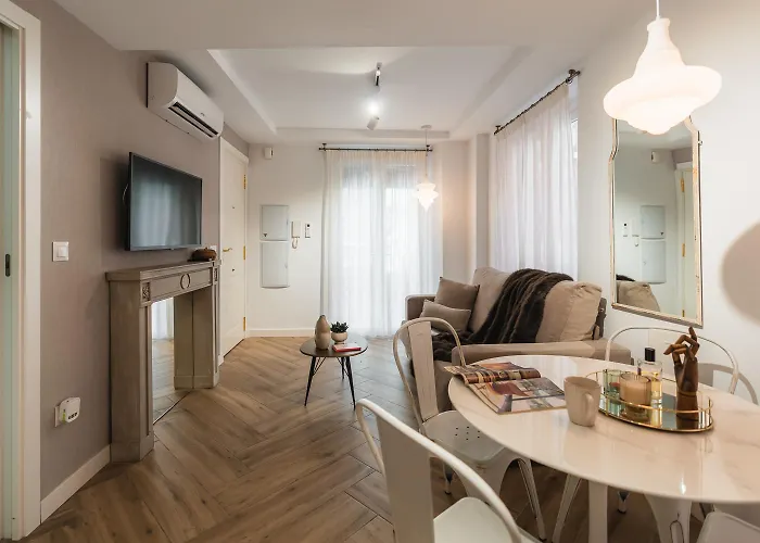 Tuguest Santa Paula Apartments
