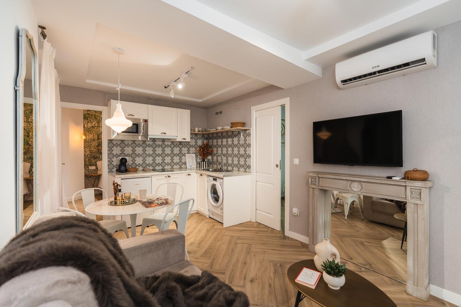 Tuguest Santa Paula