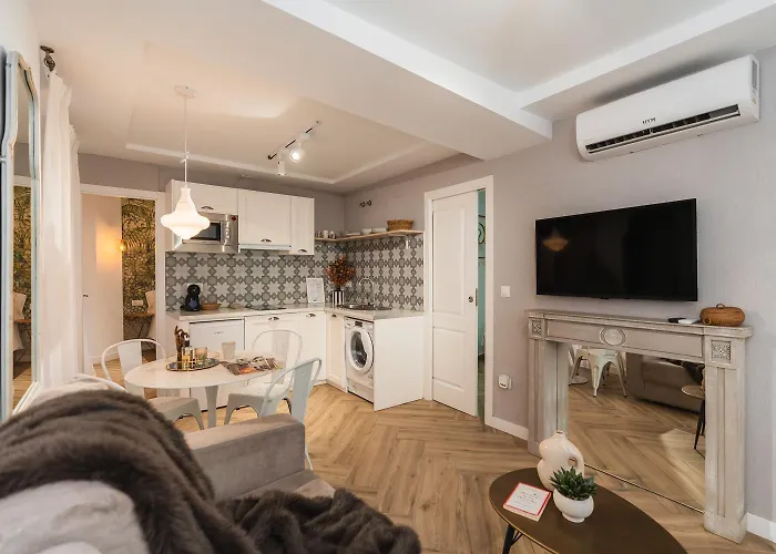 Tuguest Santa Paula Apartments