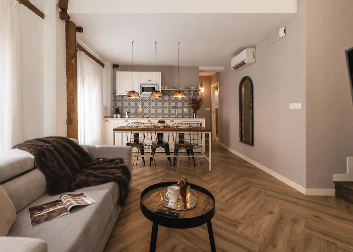 Tuguest Santa Paula Apartments